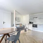 Charming Apartment La Chapelle